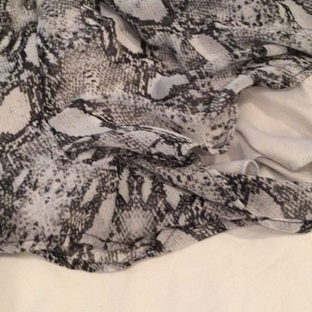 Final touch small shorts jumpsuit - Picture 5 of 6